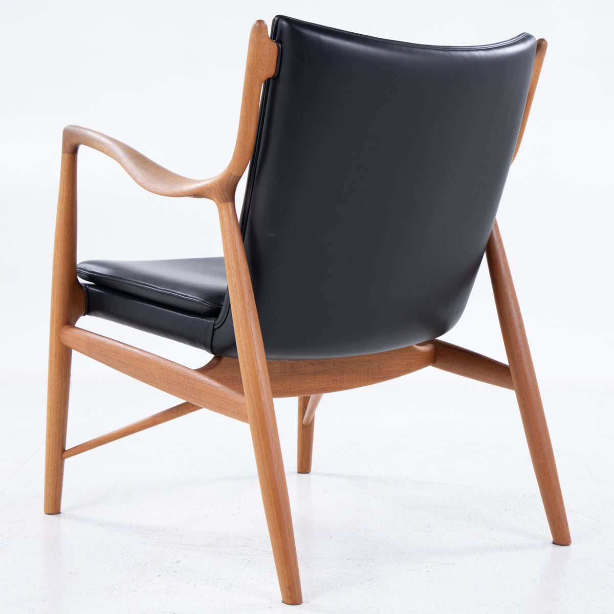 FJ 45 - Easy chair in teak