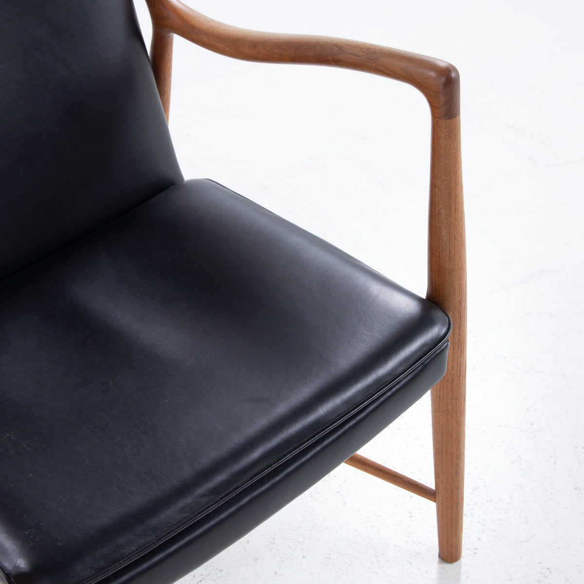 FJ 45 - Easy chair in teak