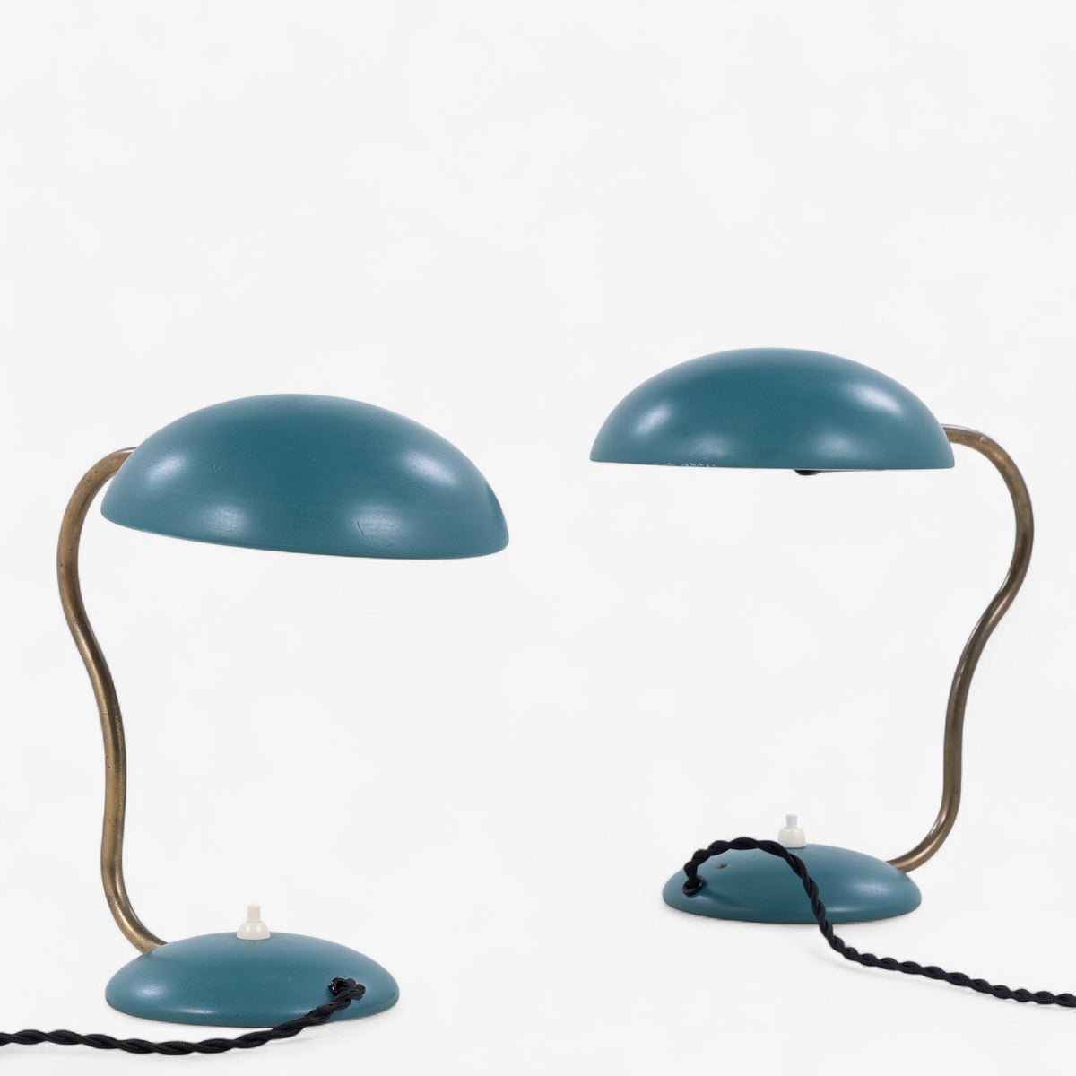 Bordlampe i grønlakeret metal