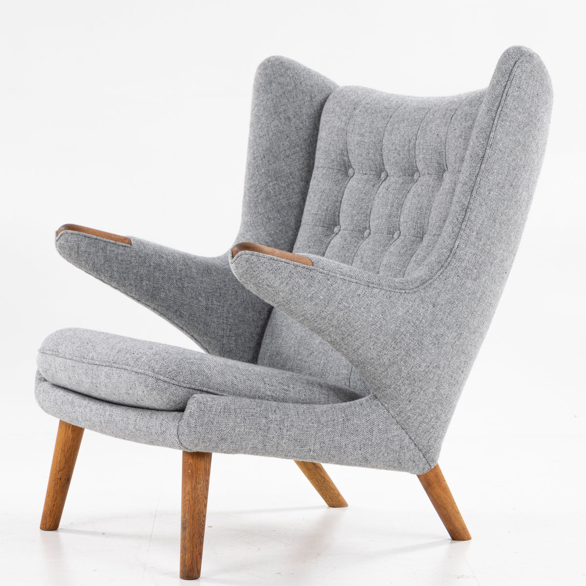 AP 19 - Papa Bear Chair in grey textile