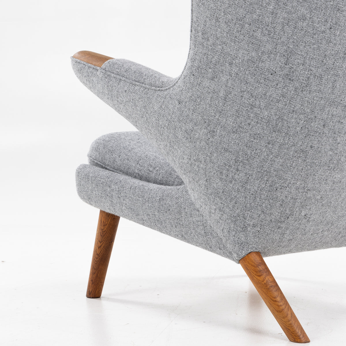 AP 19 - Papa Bear Chair in grey textile