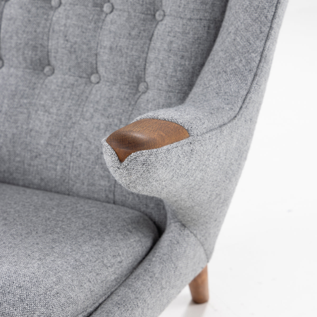 AP 19 - Papa Bear Chair in grey textile