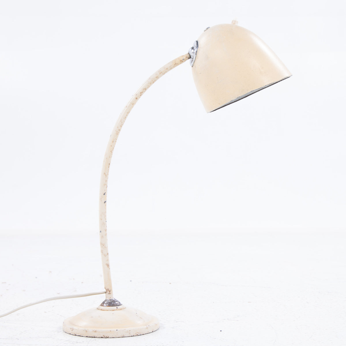 Table lamp in metal