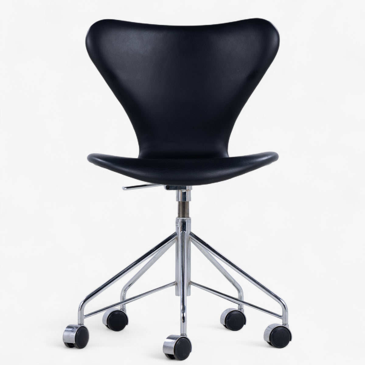 AJ 3117 - Office chair in black leather
