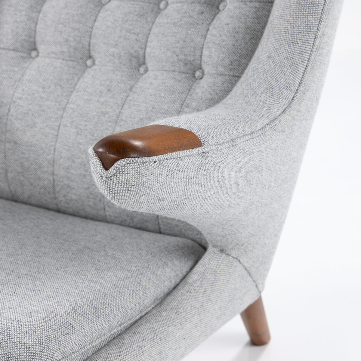 AP 19 - Papa Bear Chair w. stool in new textile