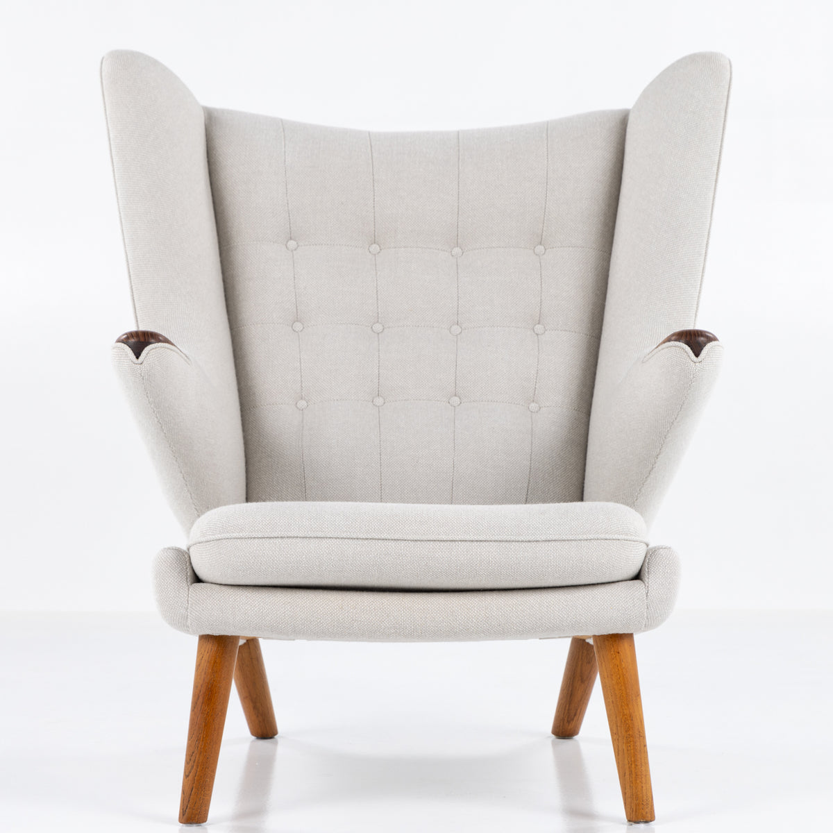 AP 19 - A pair of Papa Bear Chairs in light fabric