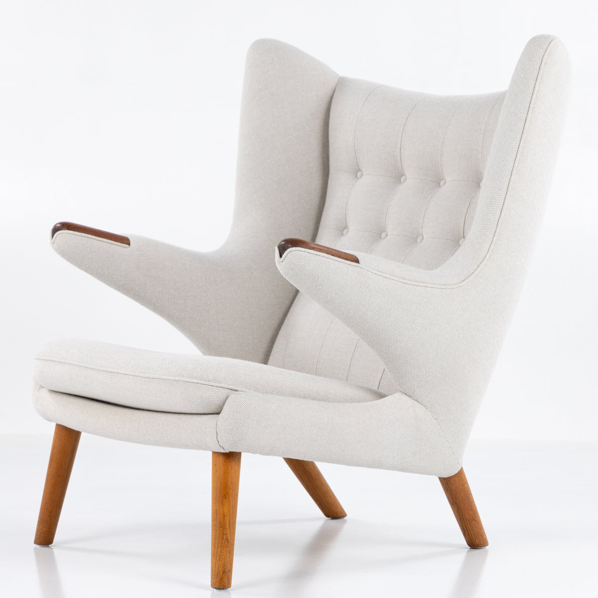 AP 19 - A pair of Papa Bear Chairs in light fabric