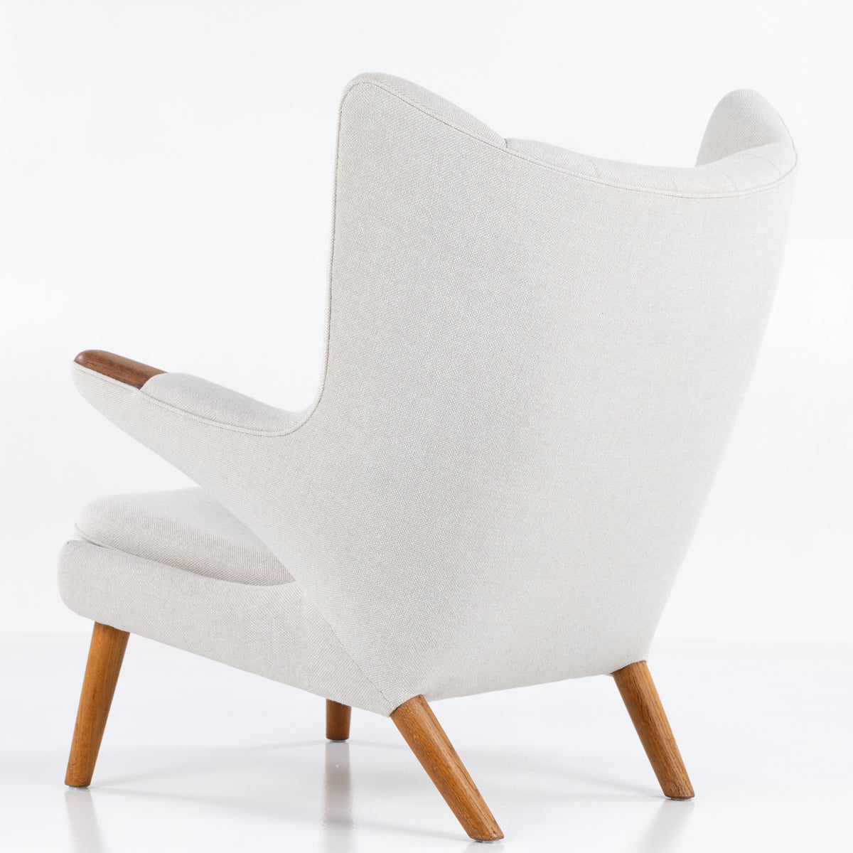 AP 19 - A pair of Papa Bear Chairs in light fabric