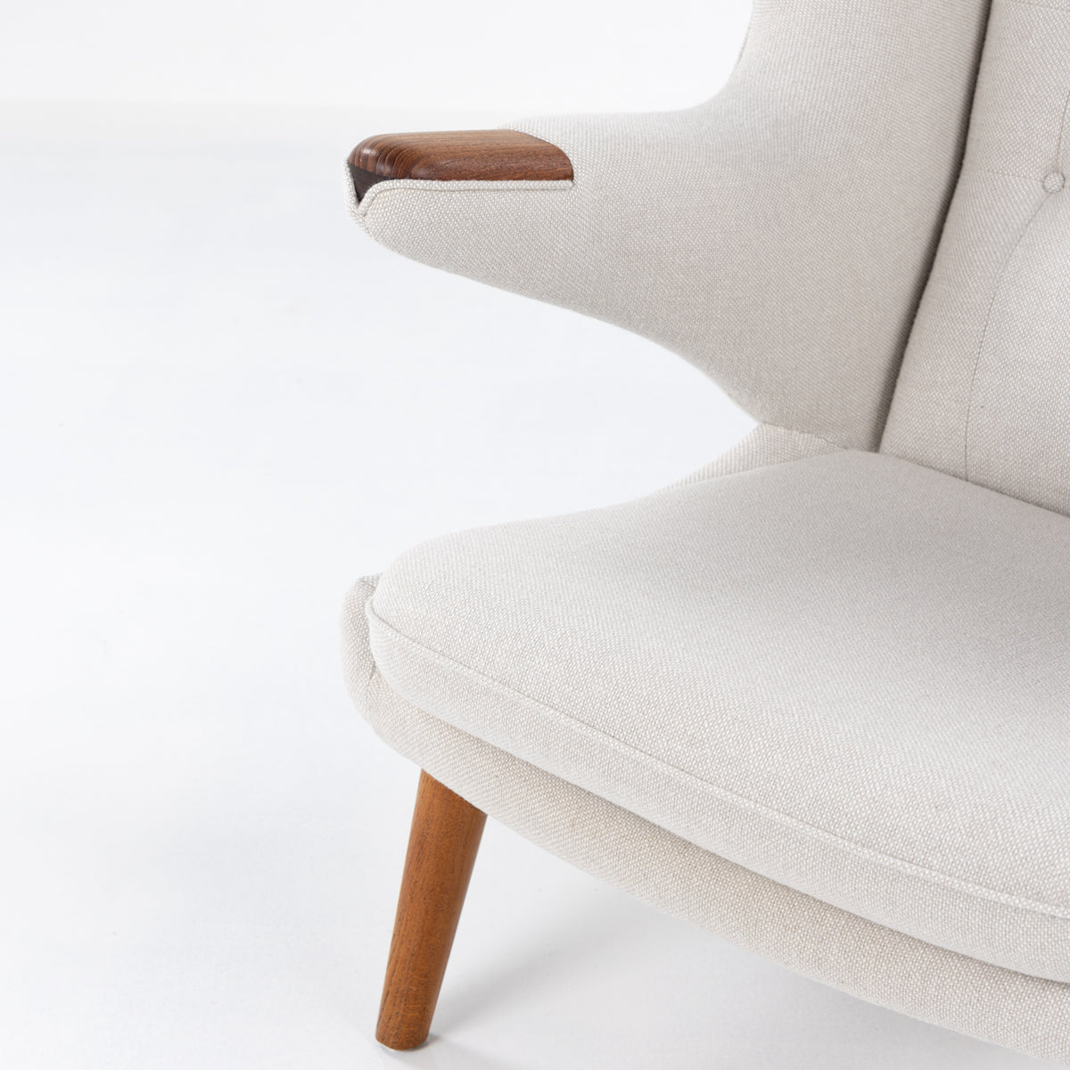 AP 19 - A pair of Papa Bear Chairs in light fabric