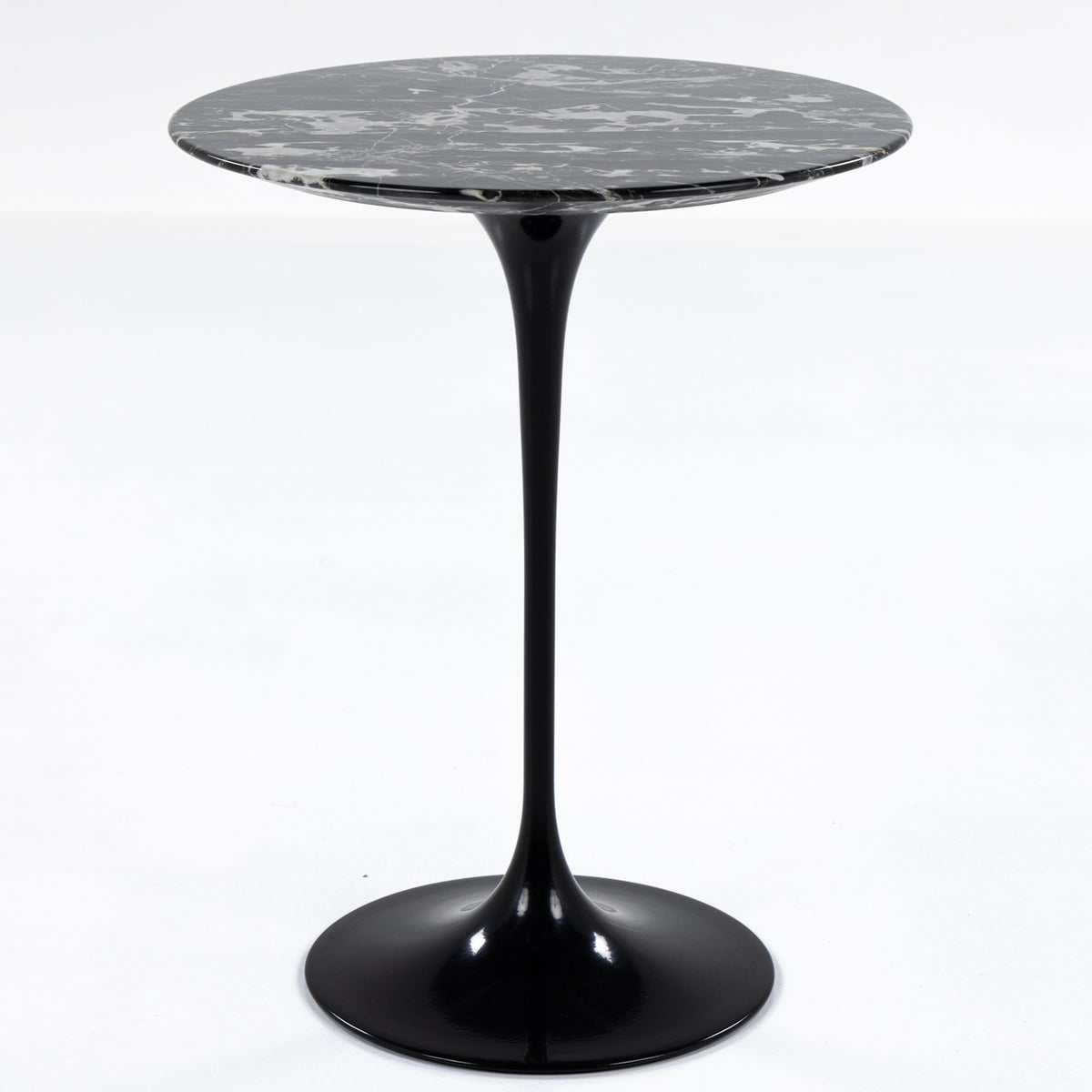 Saarinen Round side table in black marble