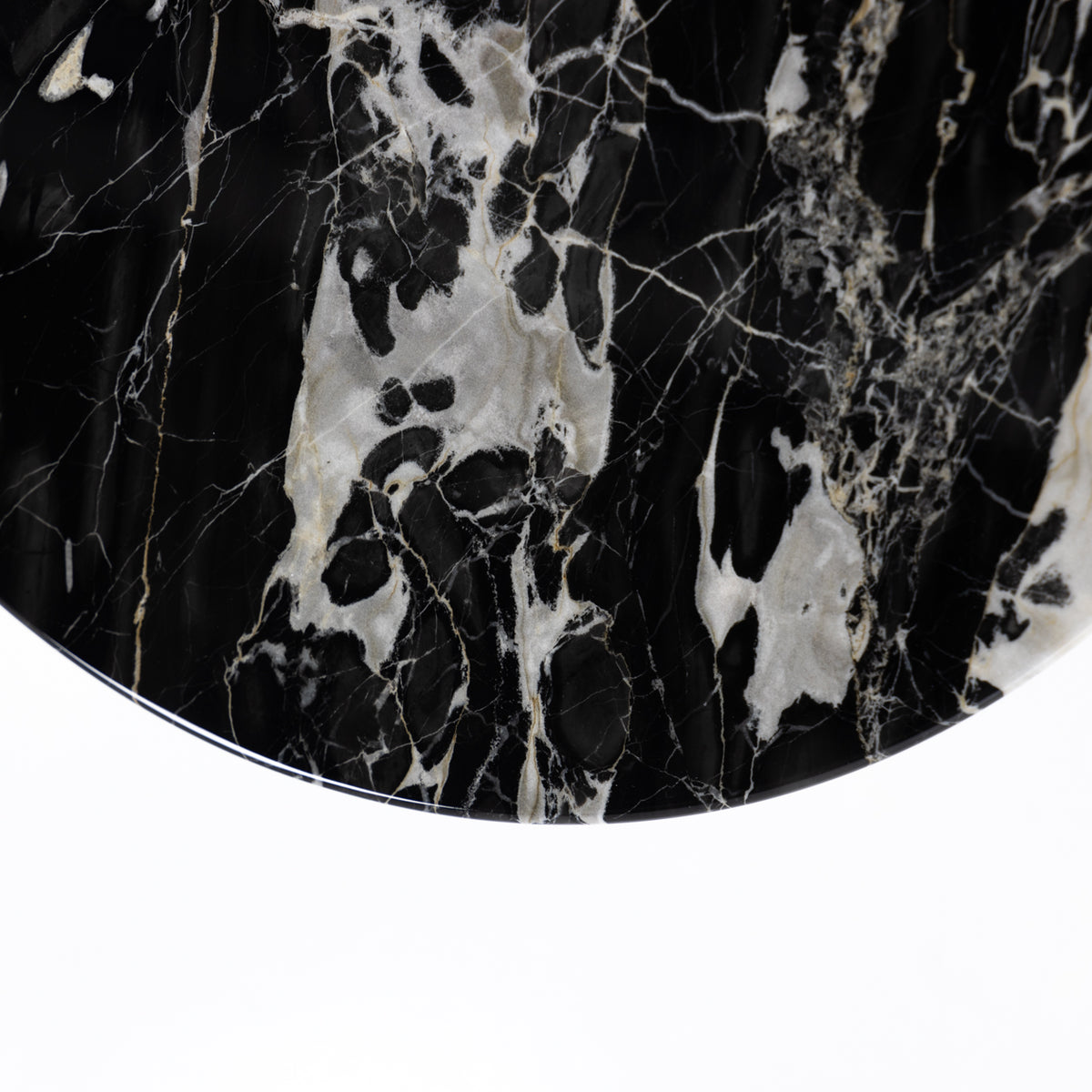Saarinen Round side table in black marble