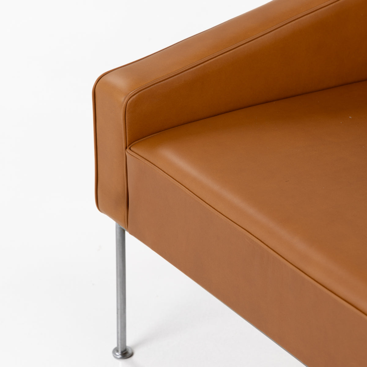 AJ 3302 - Airport Sofa in Envy Cognac Leather