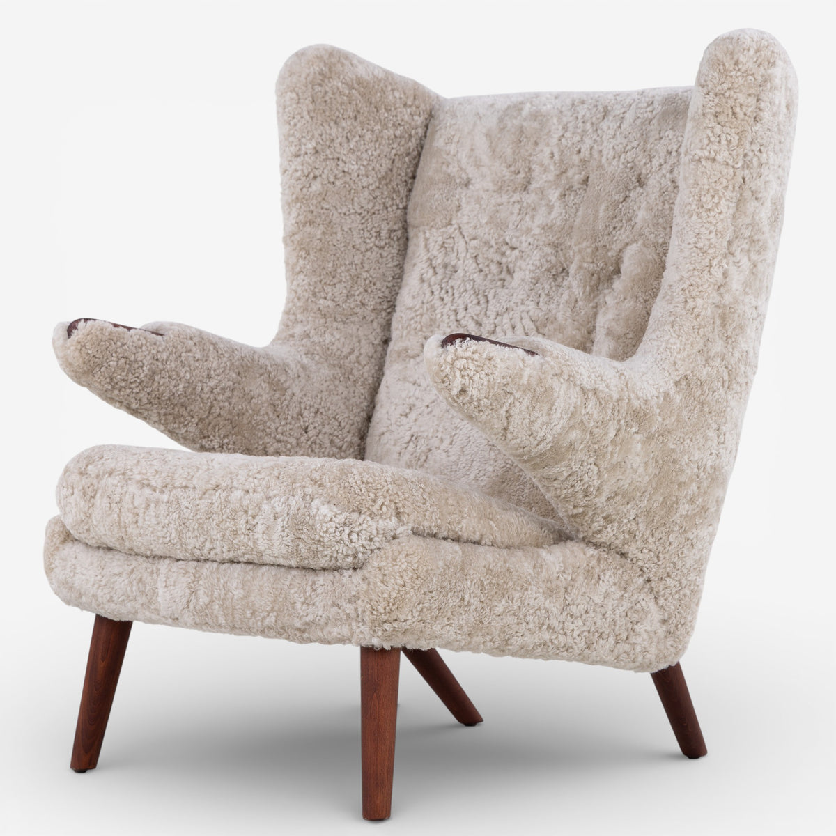 AP 19 - Papa Bear Chair w. stool in lambskin