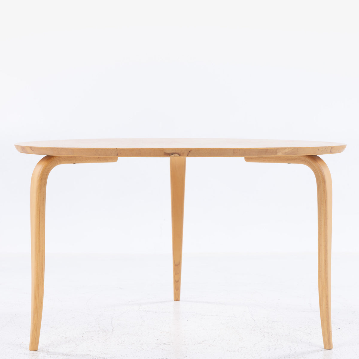 Round coffee table in mazur birch