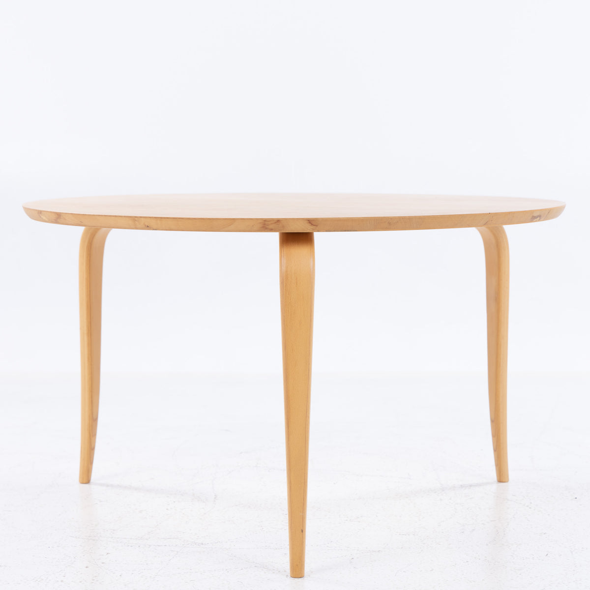 Round coffee table in mazur birch
