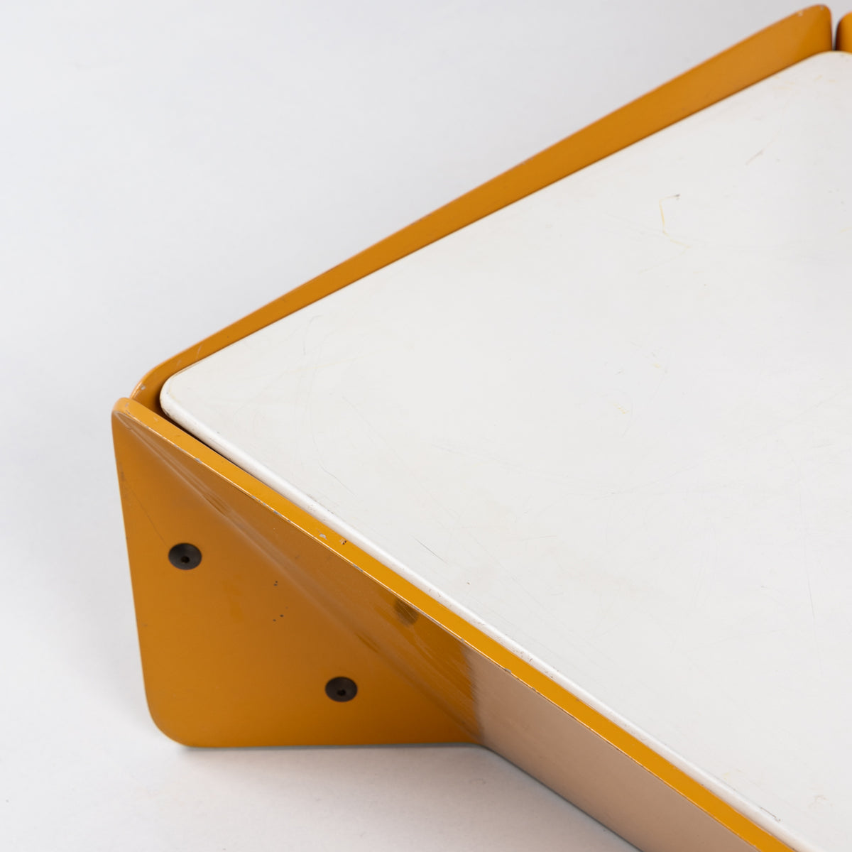Pair of lounge chairs with side table