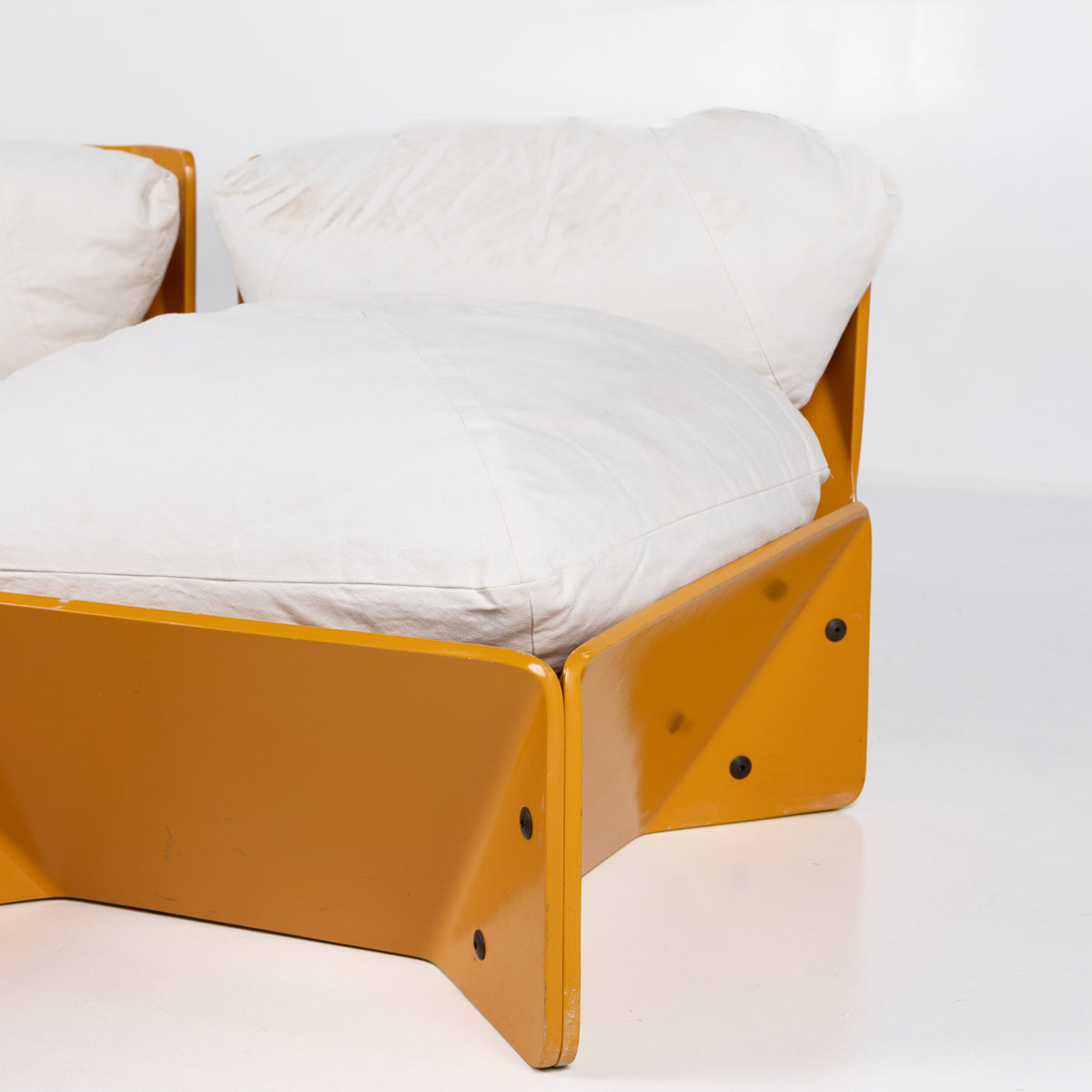 Pair of lounge chairs with side table