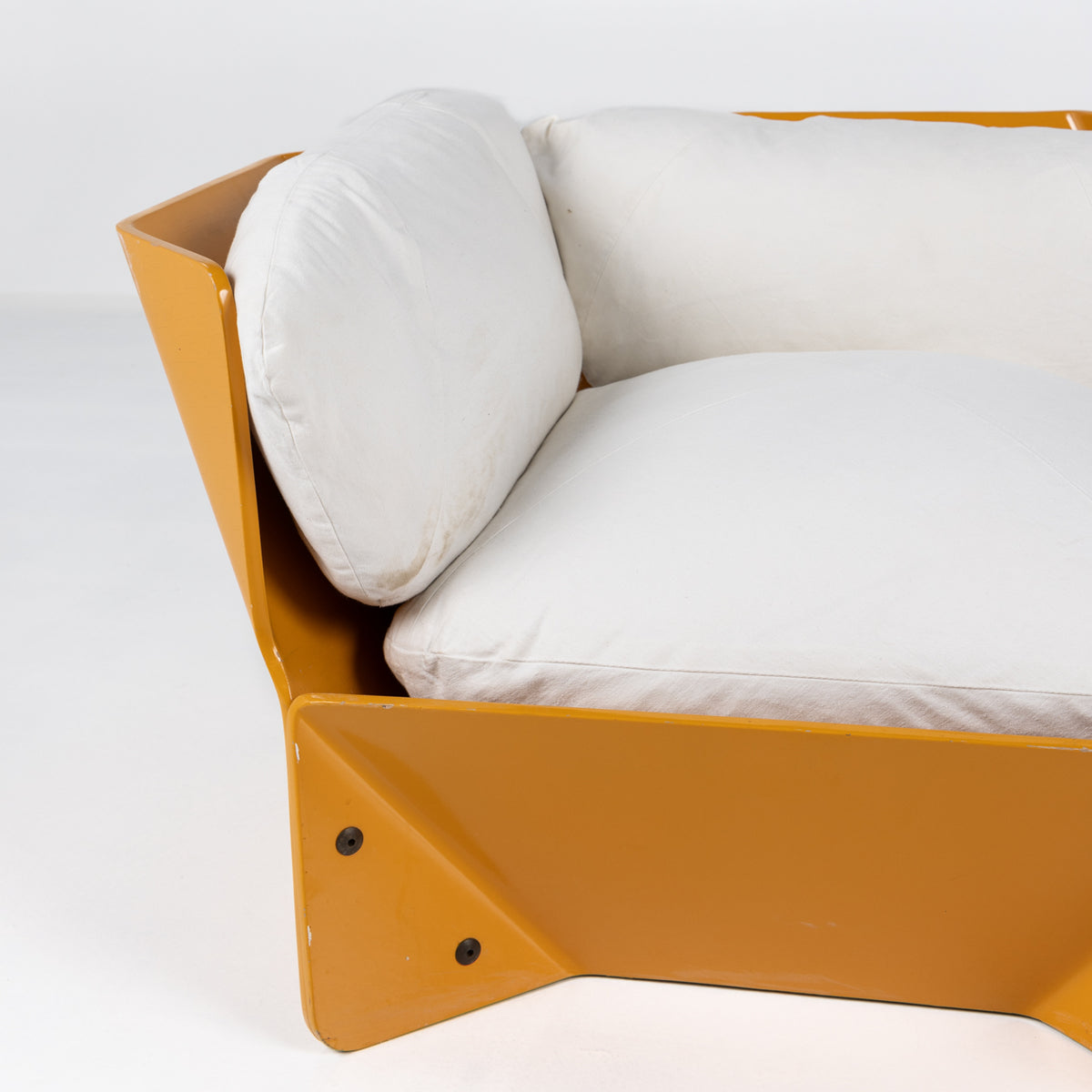 Pair of lounge chairs with side table