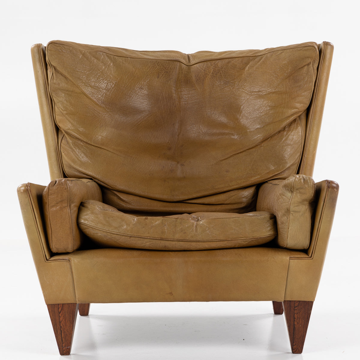 V11 - Lounge chair with stool
