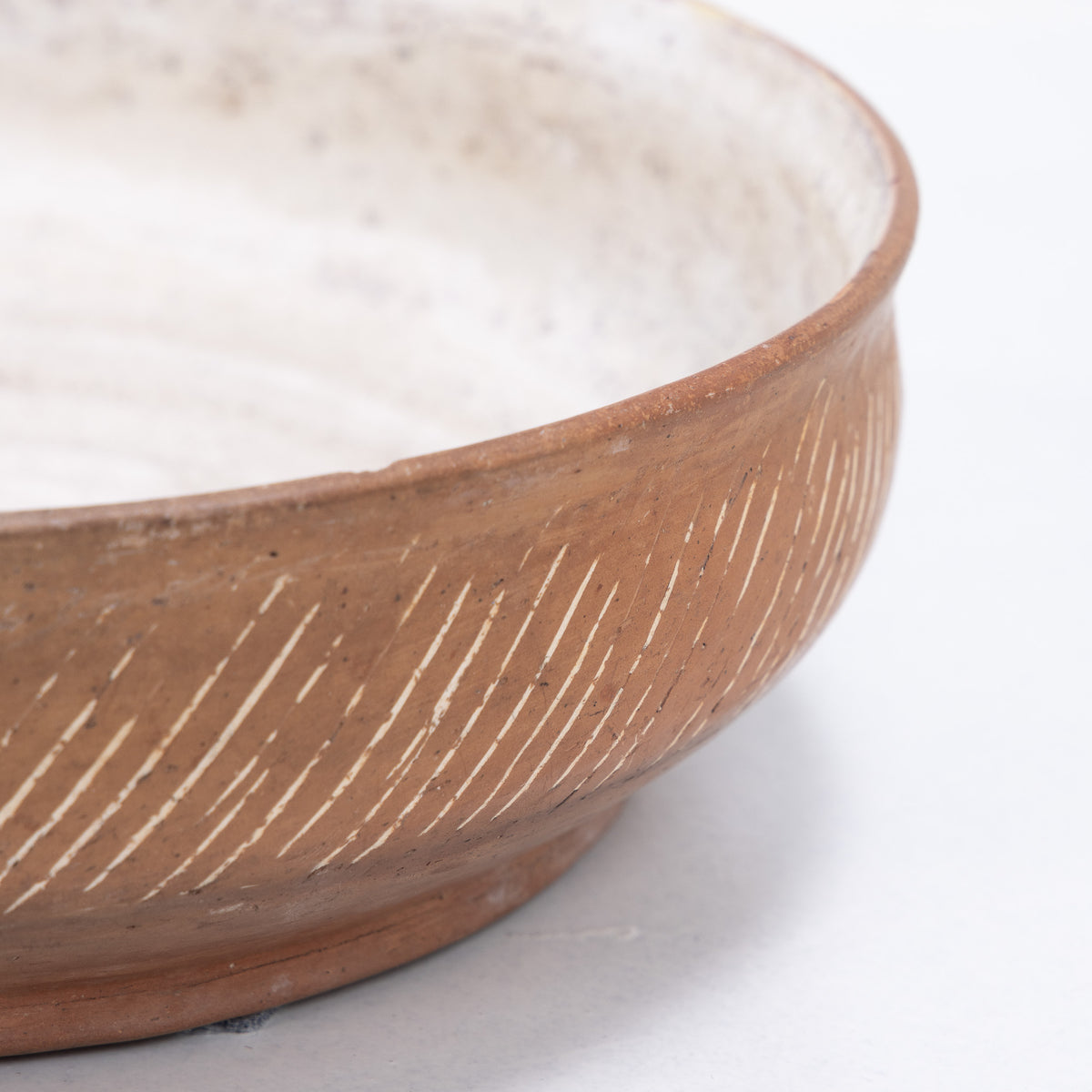 Bowl in earthenware
