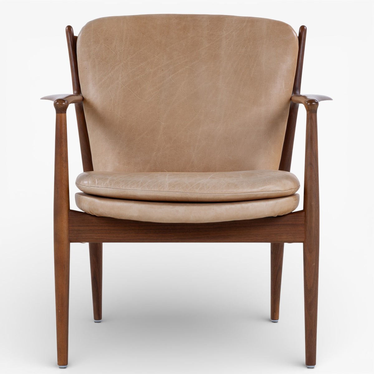 FJ 51 - Pair of easy chairs in walnut