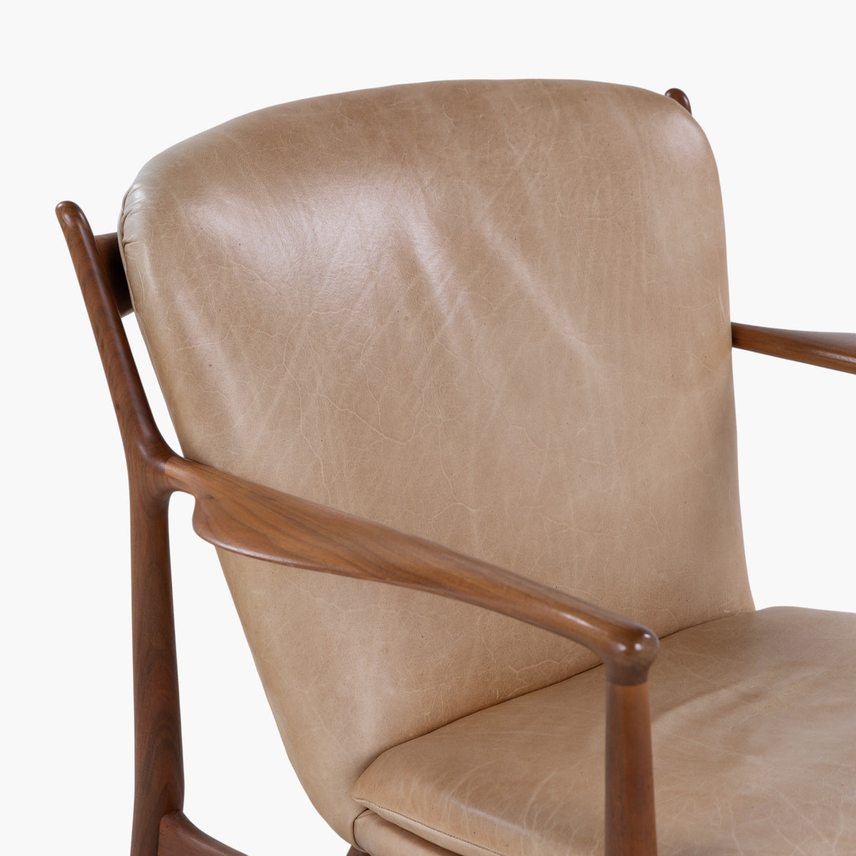 FJ 51 - Pair of easy chairs in walnut