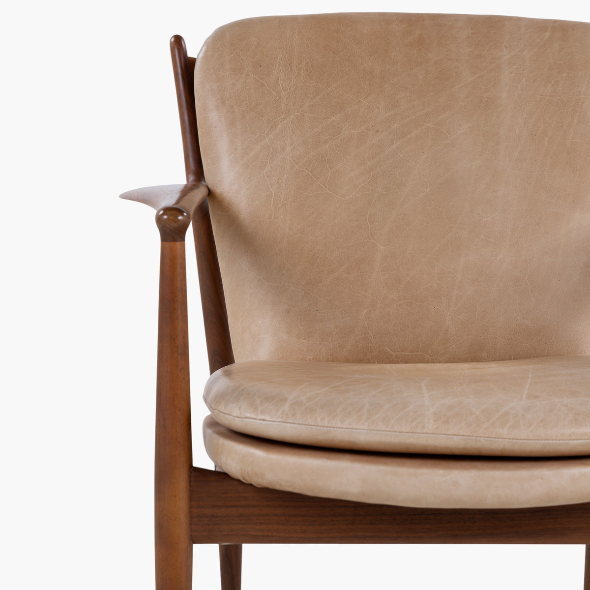 FJ 51 - Pair of easy chairs in walnut