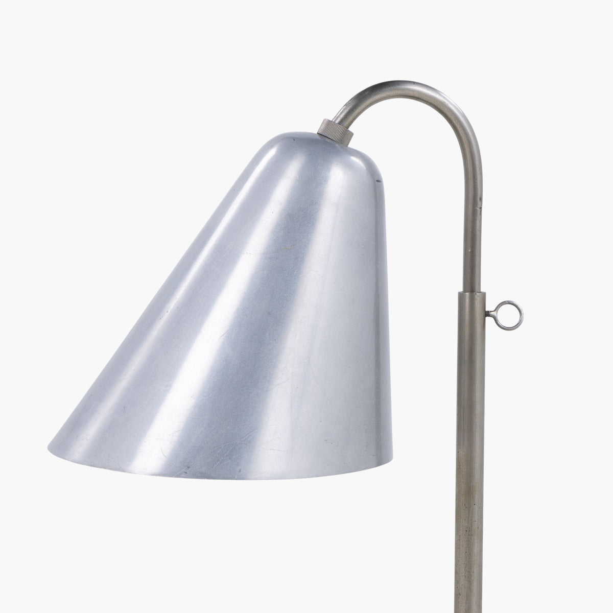 Sjælden bordlampe i forniklet metal
