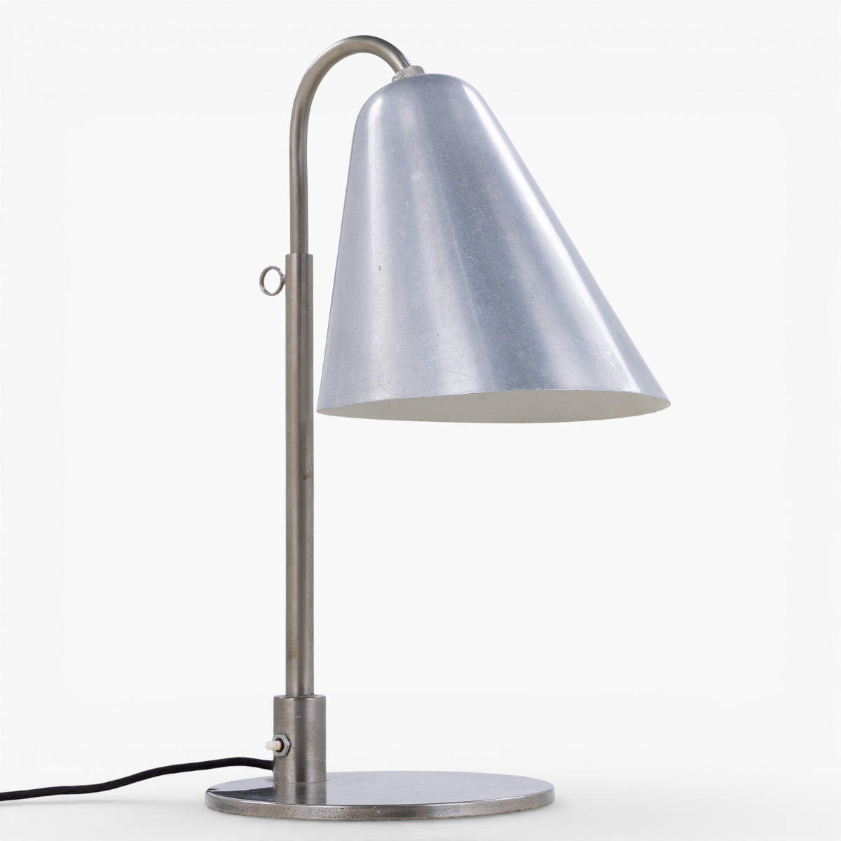 Sjælden bordlampe i forniklet metal