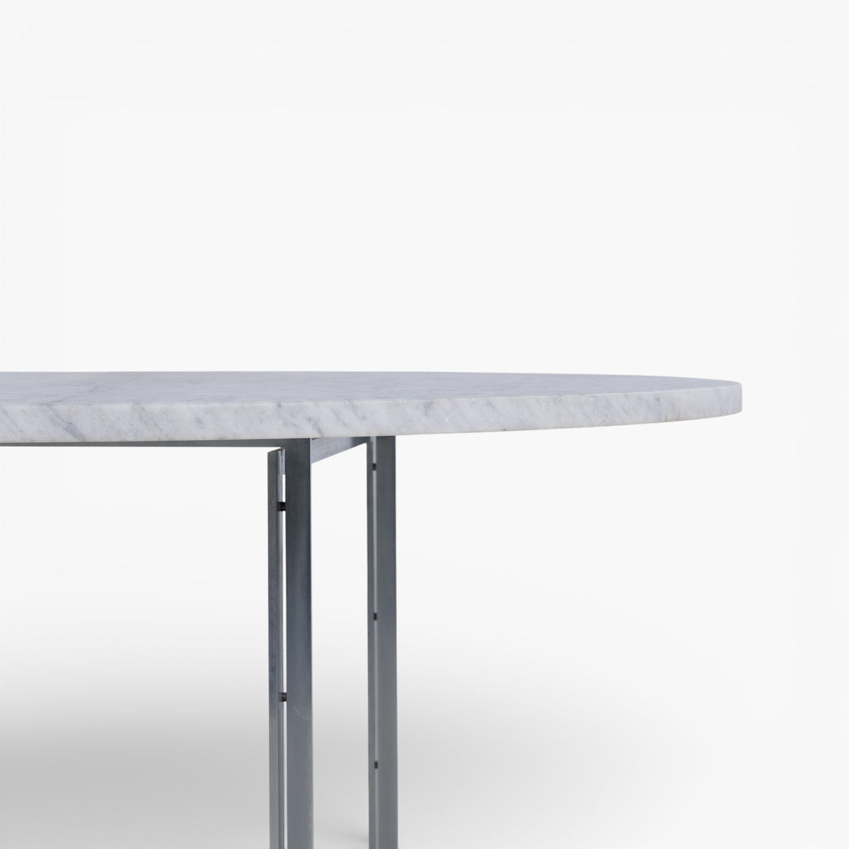 PK 54 - Spisebord m. flintrullet marmor