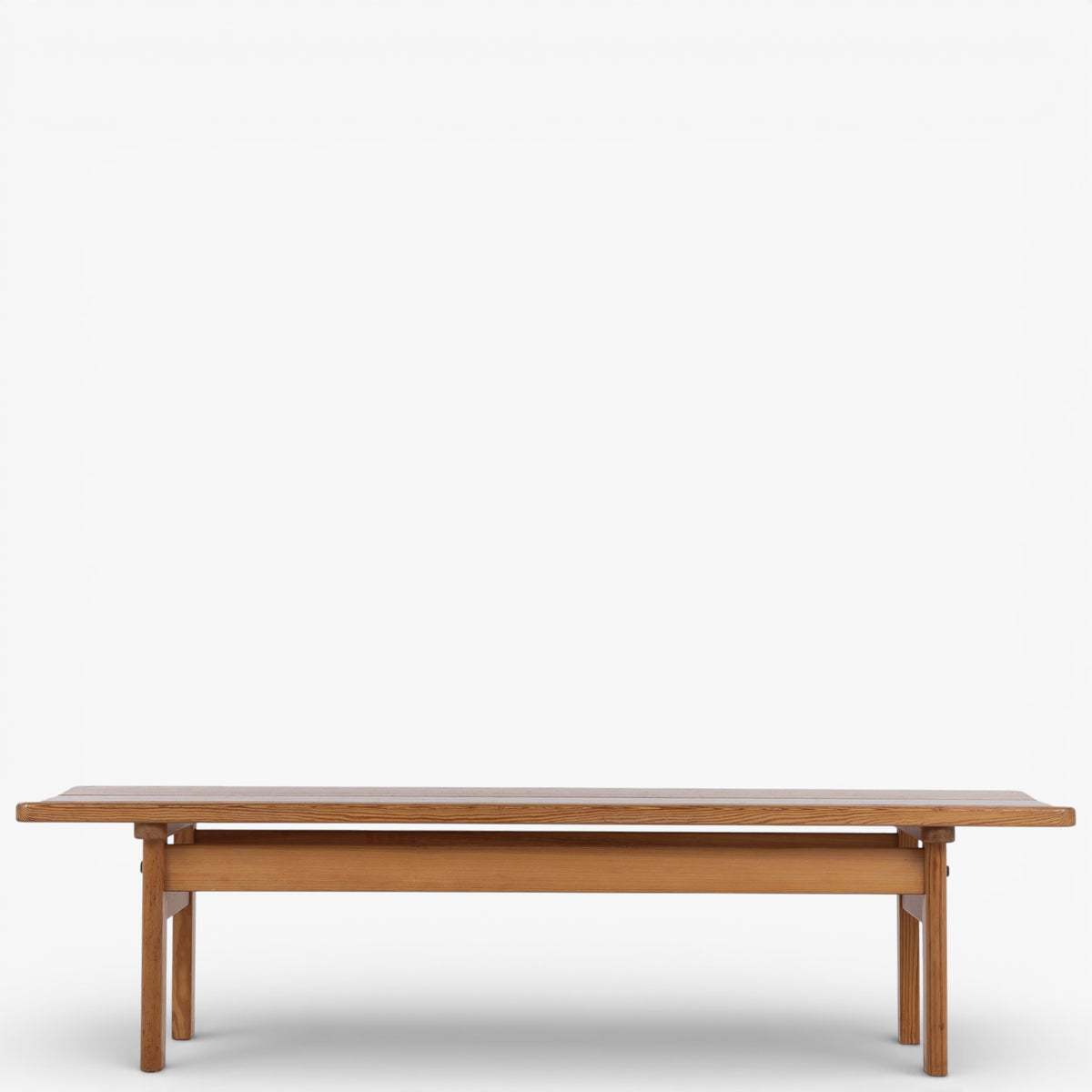 Bench in solid pine