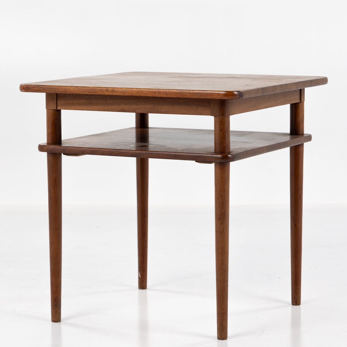 Square coffee table in solid mahogany