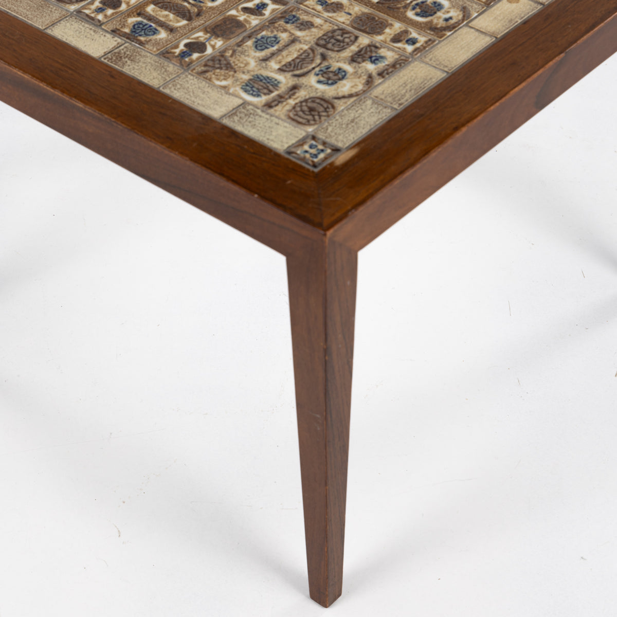 Coffee table in rosewood