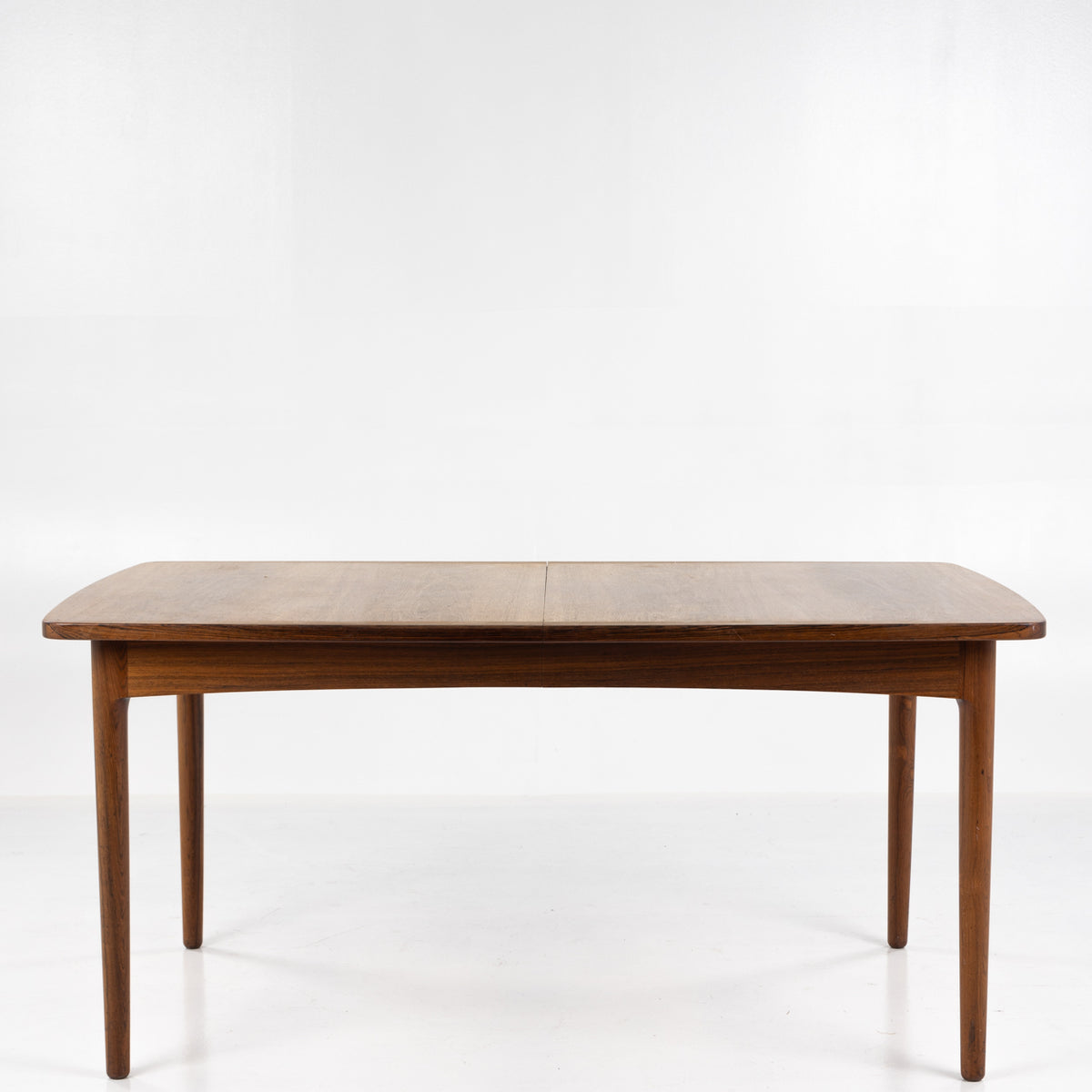 Dining table in rosewood