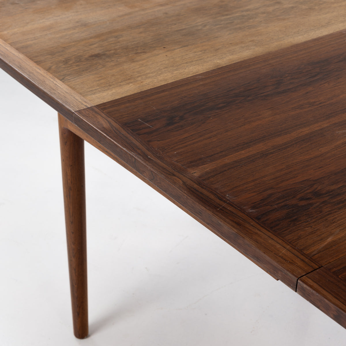 Dining table in rosewood