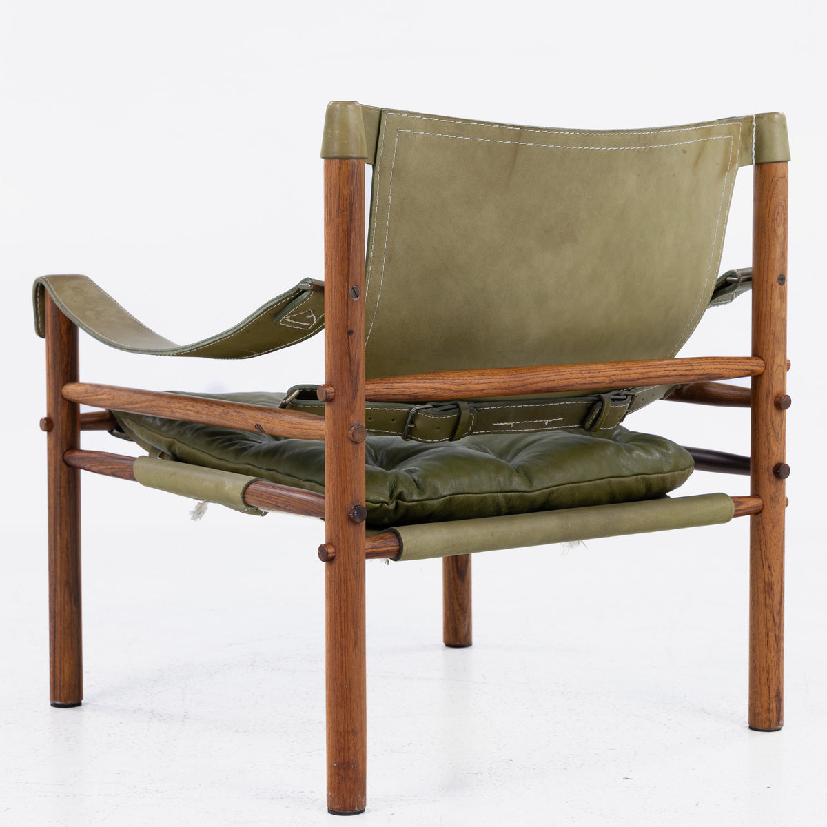 Pair of 'Scirocco' Safari chairs in rosewood