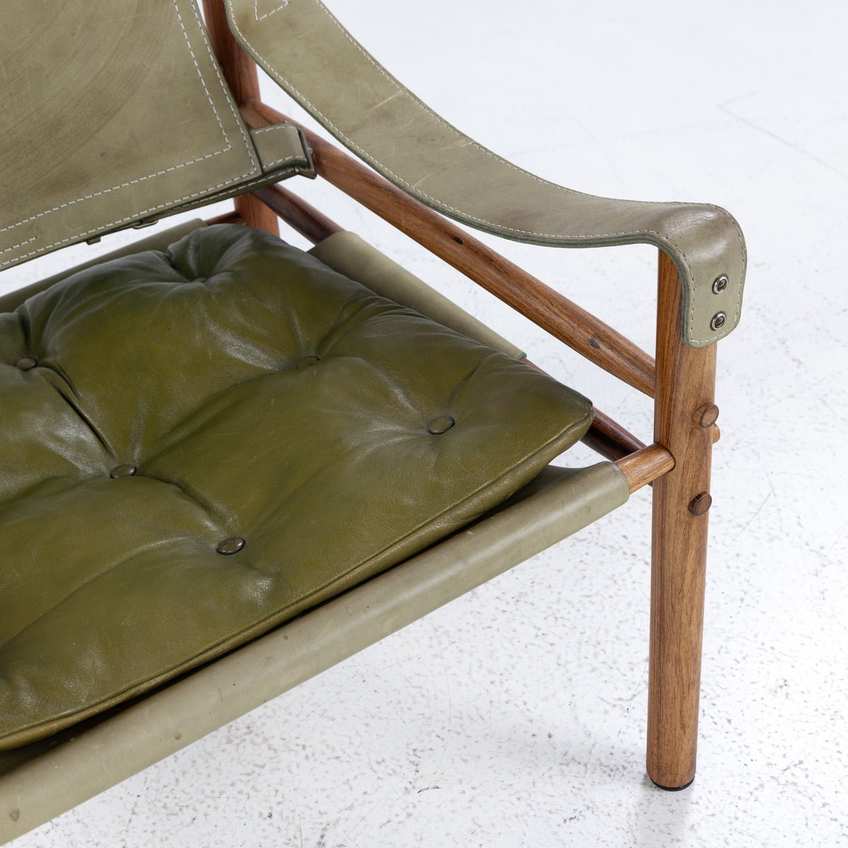 Pair of 'Scirocco' Safari chairs in rosewood