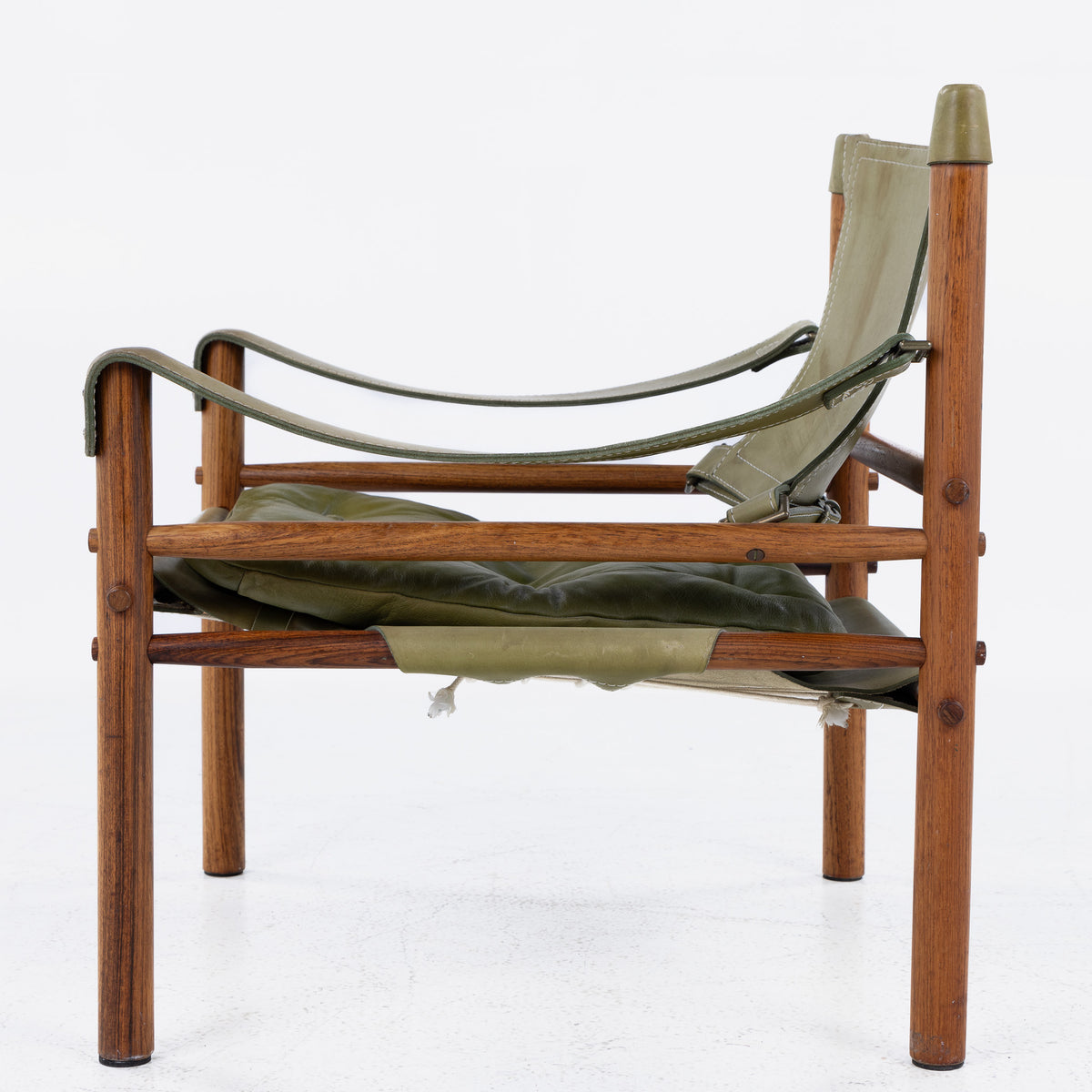 Pair of 'Scirocco' Safari chairs in rosewood
