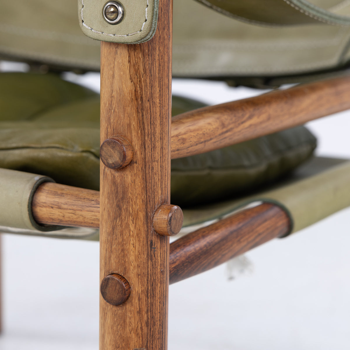 Pair of 'Scirocco' Safari chairs in rosewood