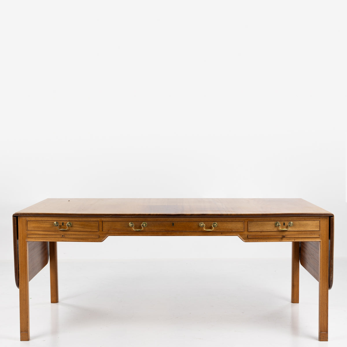 Desk in solid mahogany