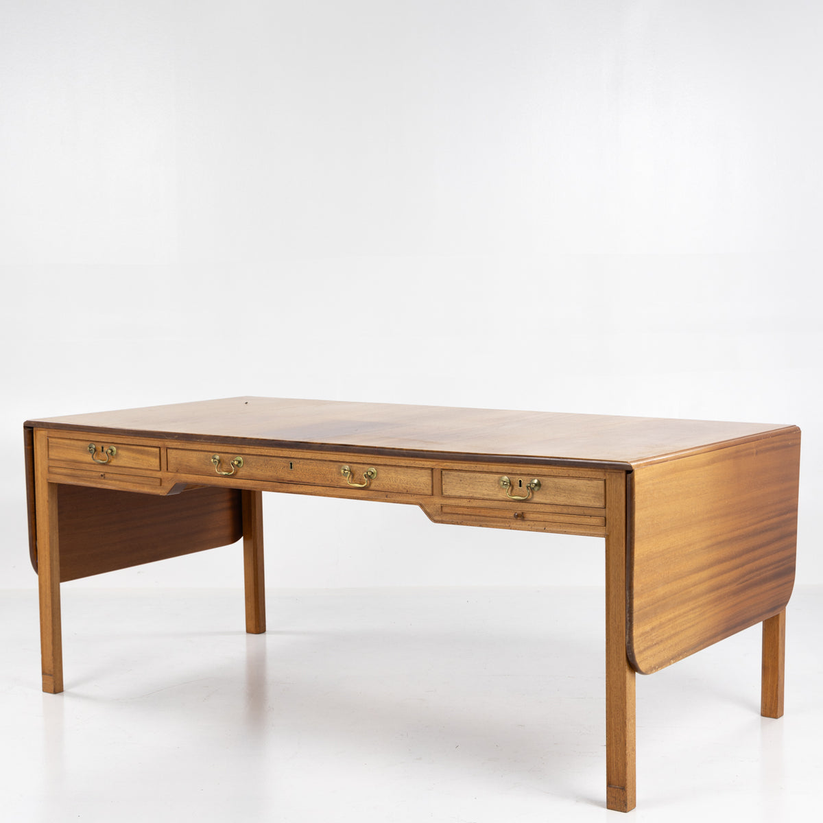 Desk in solid mahogany
