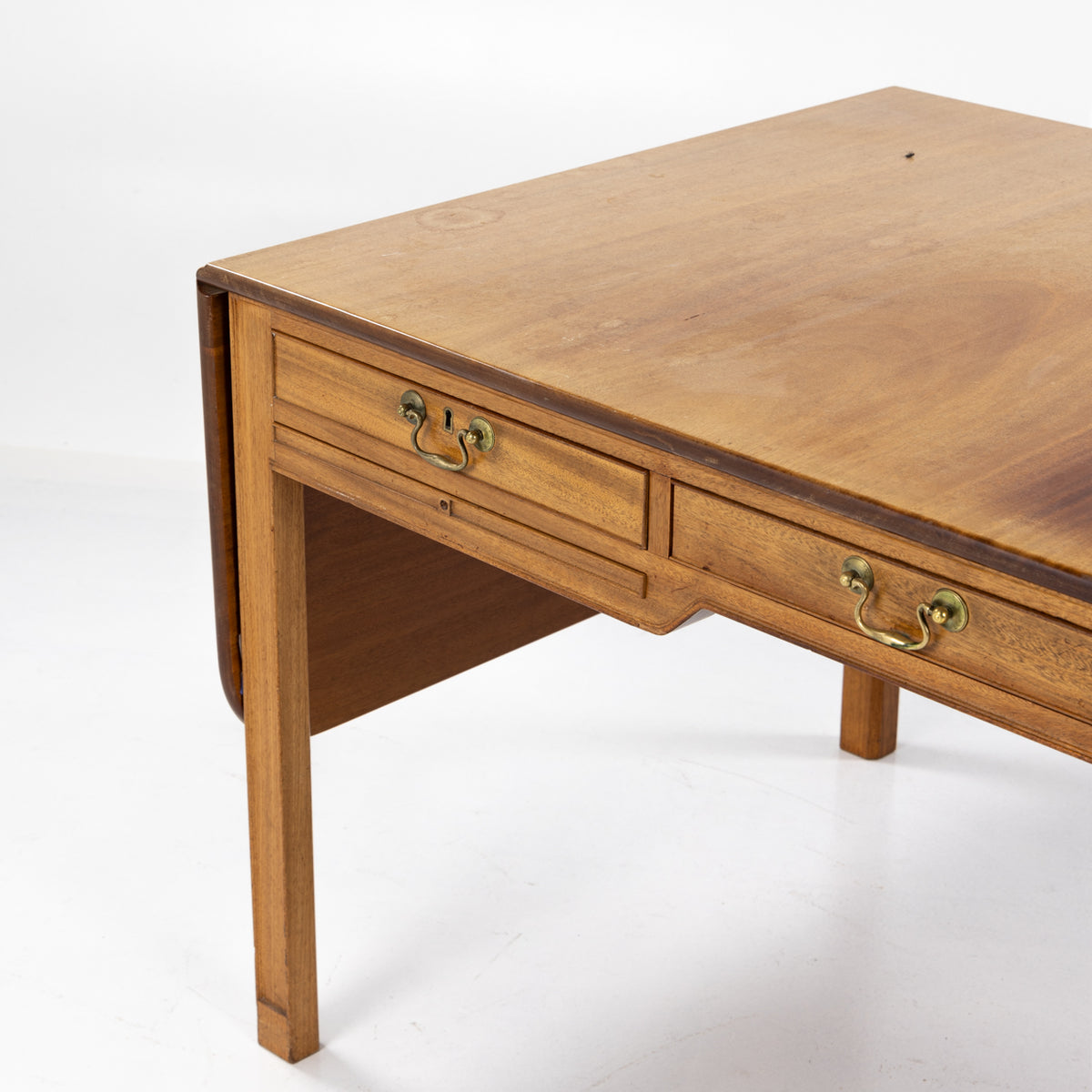 Desk in solid mahogany