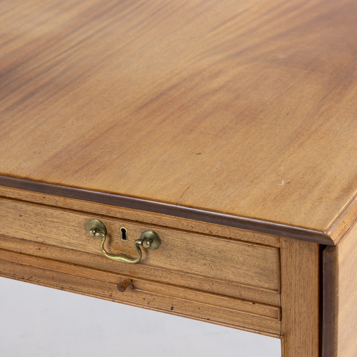 Desk in solid mahogany