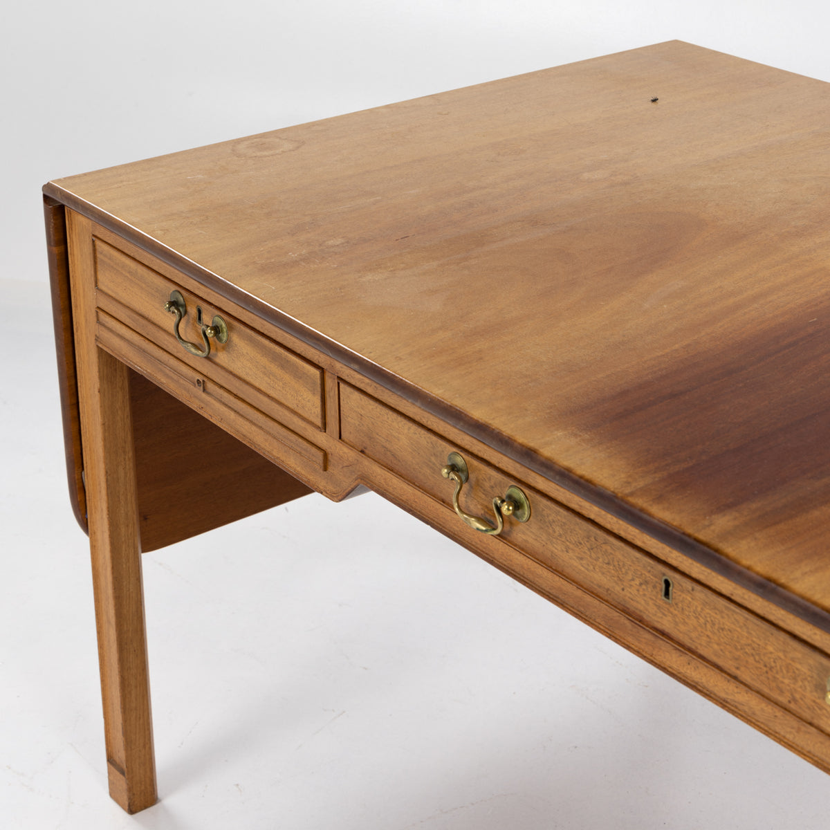 Desk in solid mahogany