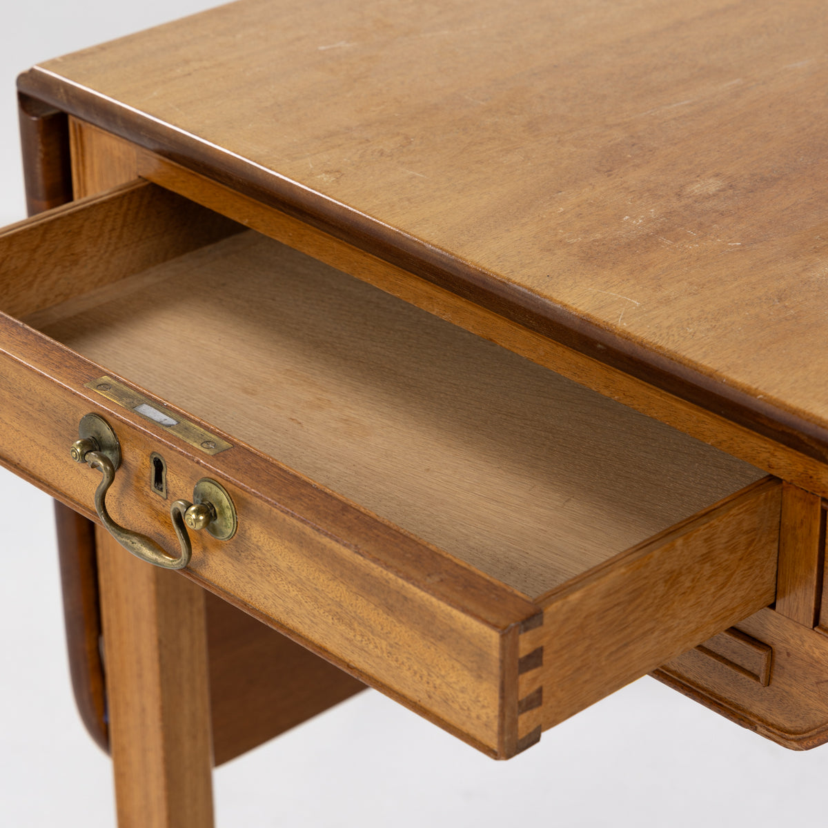 Desk in solid mahogany
