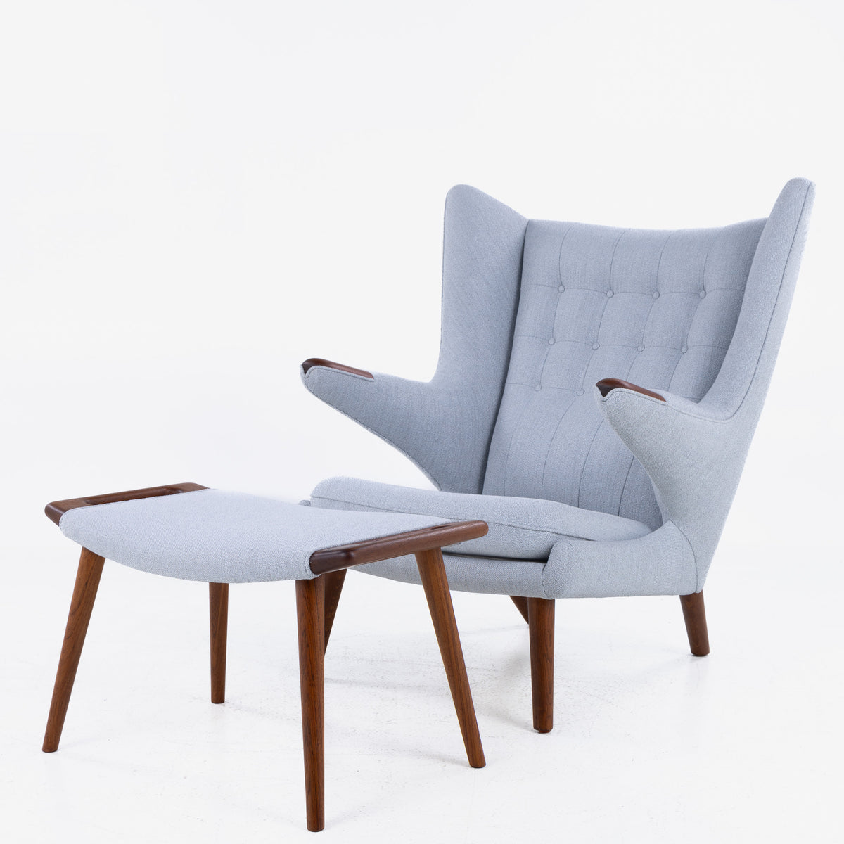 AP 19 - Papa Bear Chair w. stool in Ecriture fabric