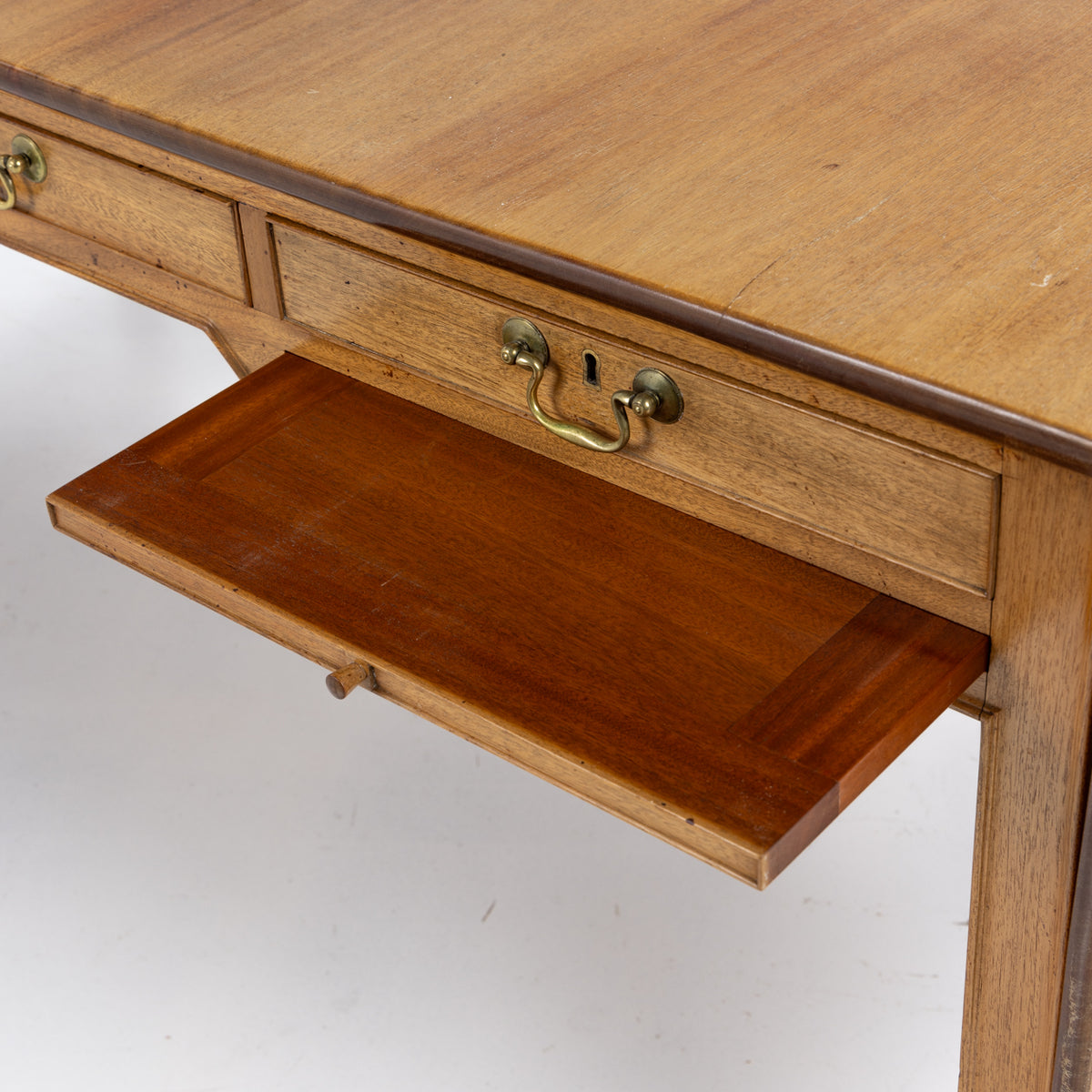 Desk in solid mahogany