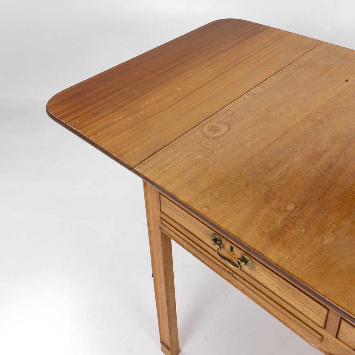 Desk in solid mahogany