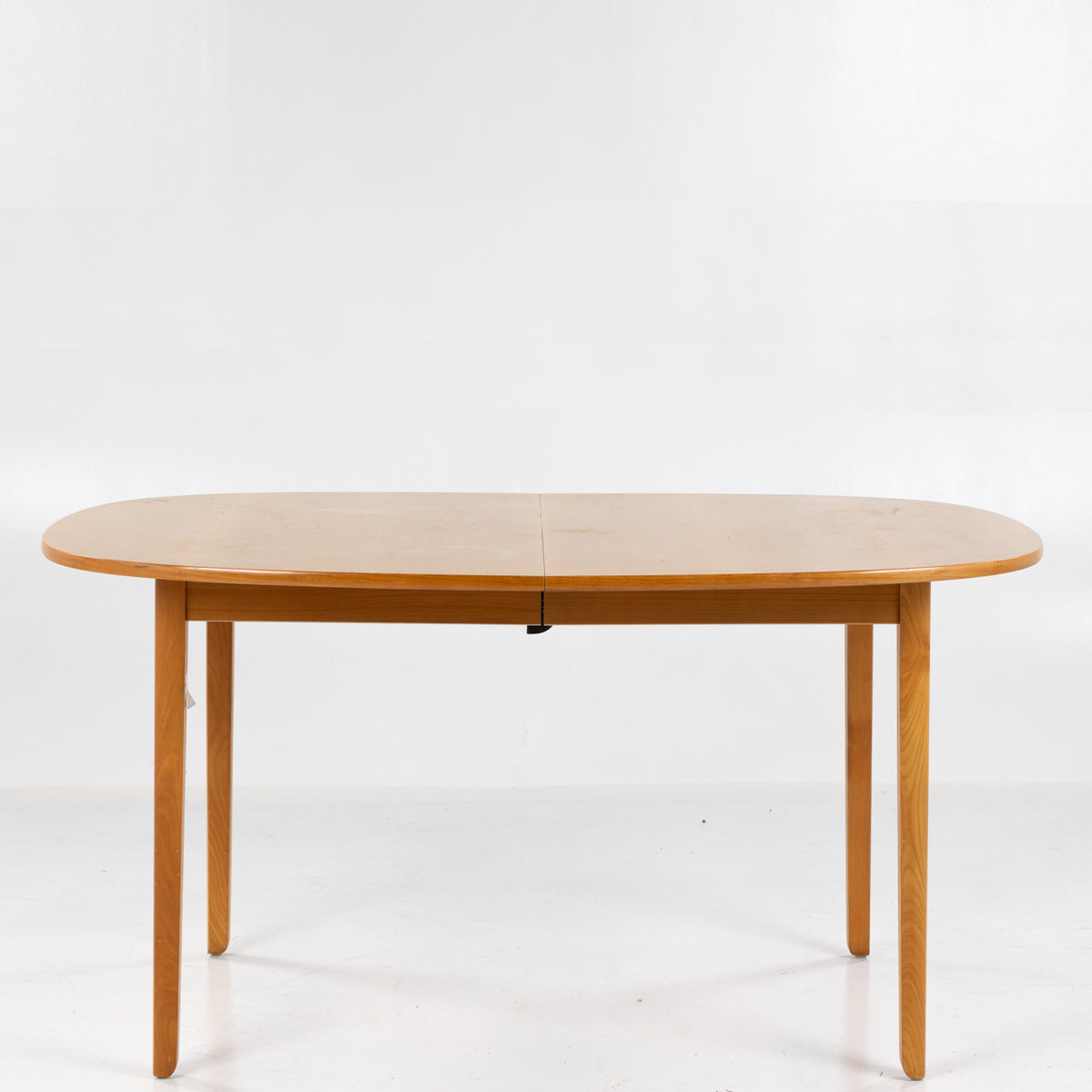Rungstedlund' dining table in cherry