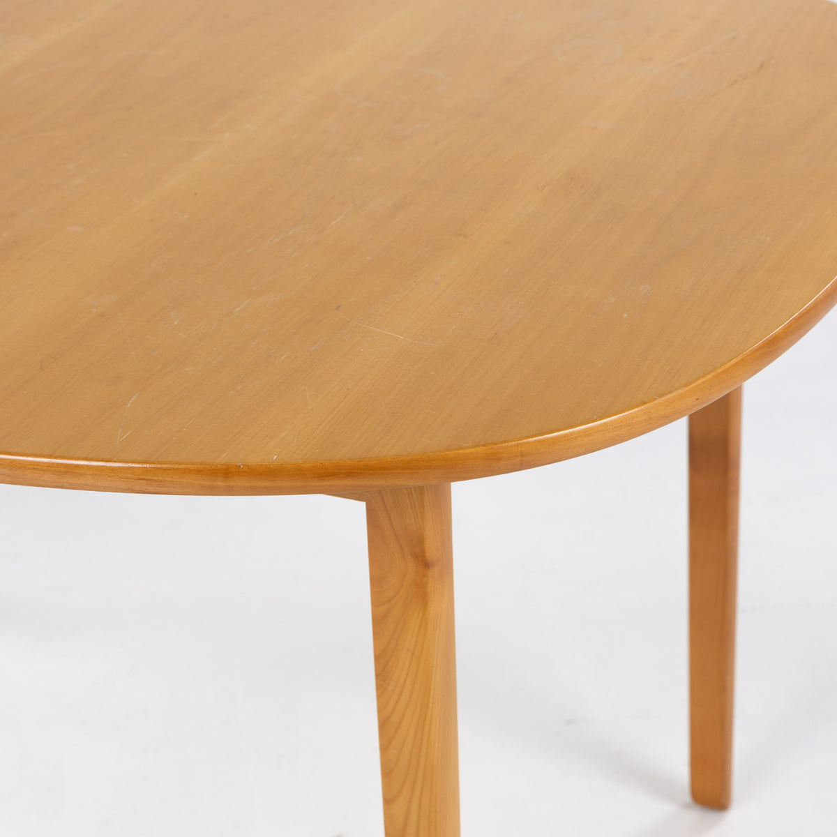 Rungstedlund' dining table in cherry